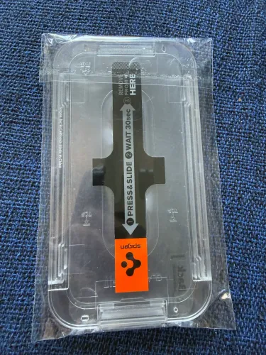 Película iPhone 13 Pro SPIGEN