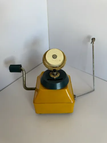 Enrolador de linha antigo