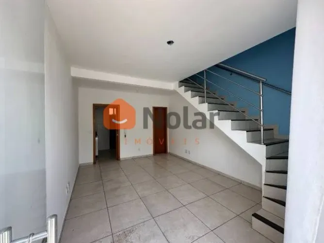 Casa Geminada á venda de 2 Quartos no Centro de Santa Luzia MG