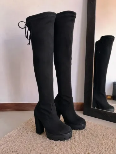 Bota Over the Knee Preta da Cuccoo