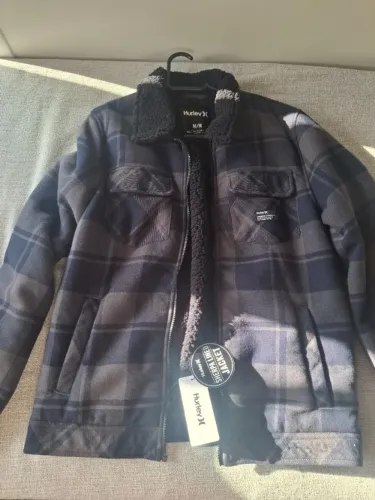 Casaco Hurley novo. Tamanho M.