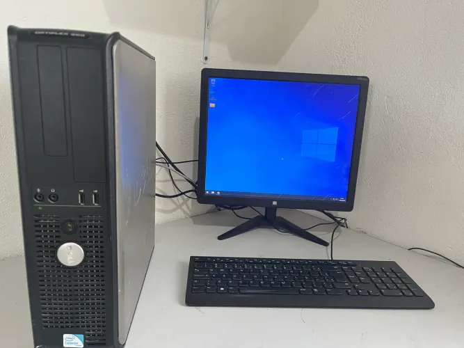 Computador Completo Intel Core 2 Quad Q8300 4GB Memória Monitor 17