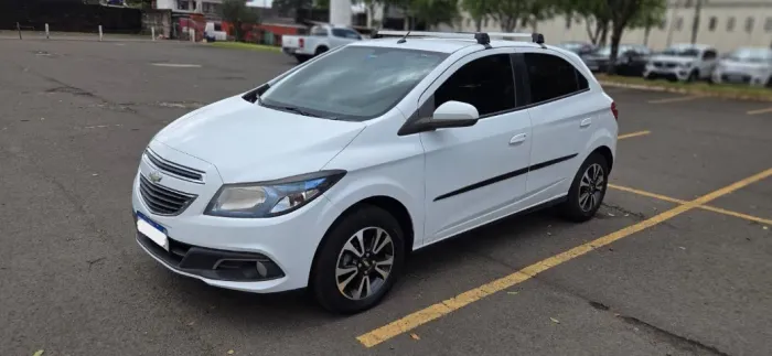 Chevrolet Onix Hatch LTZ 1.4 8V Flex Power Mec. 4P 2014