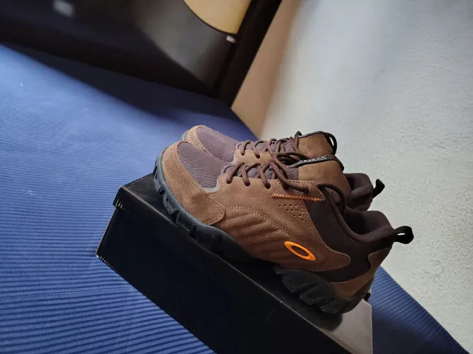 Tênis Oakley Attack TAM 42 NOVO