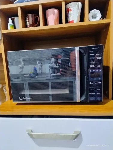 Microondas Electrolux 23L