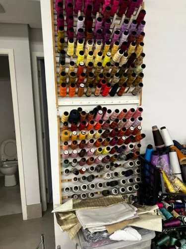LINHA P/ COSTURA ( CORES SORTIDAS )
