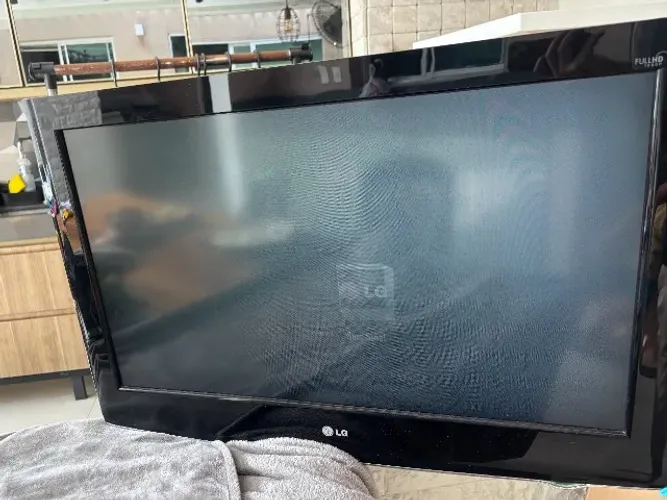 TV LG 32 polegadas com defeito na tela/imagem branca. Liga normalmente.