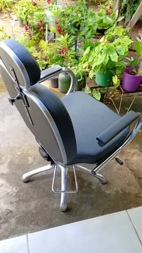 Cadeira hidráulica reclinável de salão de beleza/barbeiro com 3 meses de uso