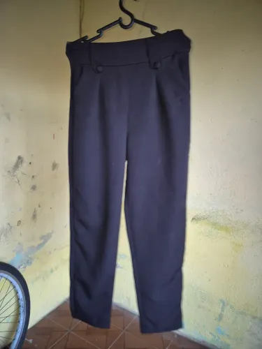 Calça preta feminina, Tamanho M.