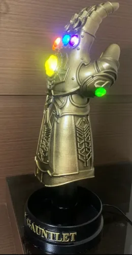 Manopla do infinito impressa em 3D com leds internos