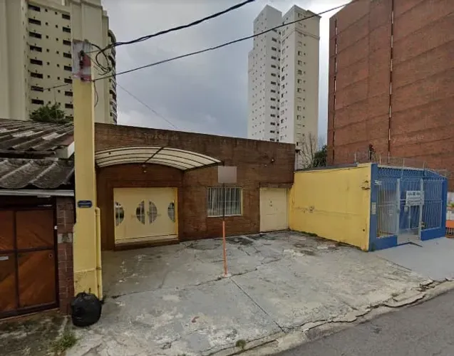 Galpão na Rua Palacete das Águias, 300  315 m²