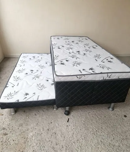 cama box de solteiro conjugada com auxiliar top já está higienizado
