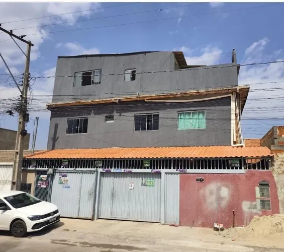 SOBRADO TOP! Vendo ou troco com 3 aluguéis no Recanto das emas gera 5k de aluguel mês 