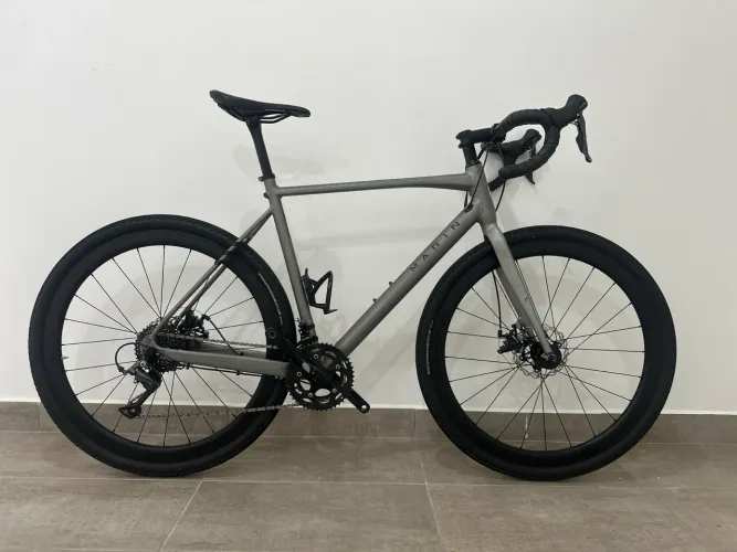 Bicicleta gravel Marin Lombard 1