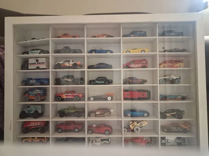 Coleção de carrinhos + expositor