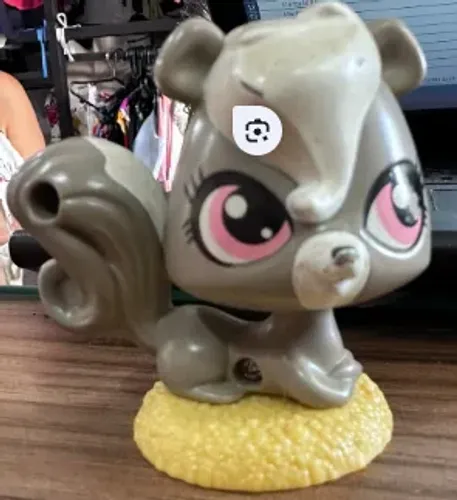 Pepper Clark (a gambá) da linha Littlest Pet Shop