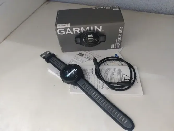 Relogio com GPS e frequencimetro Garmin Forerunner 165 Music
