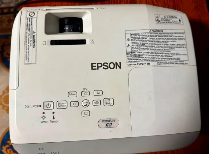 Vende-se um Projetor Epson PowerLite X17
