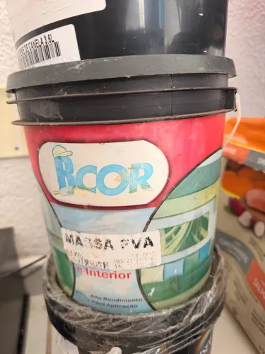 Tinta e massa corrida