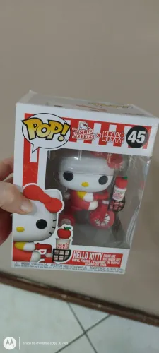 Funko POP Hello Kitty andando de bicicleta com copo de Noodle