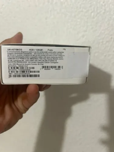 Celular novo na caixa