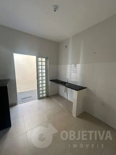 Casa à venda, 1 quarto, 1 vaga, SEGISMUNDO PEREIRA - UBERLANDIA/MG