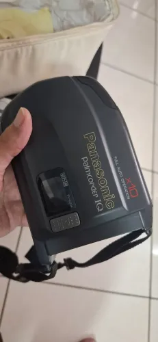 filmadora vintage Panasonic Palmcorder IQ (Modelo PV-IQ204)  VHS