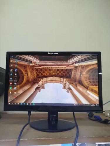 Monitor 19 Polegadas Led ( Com Adaptador HDMI)