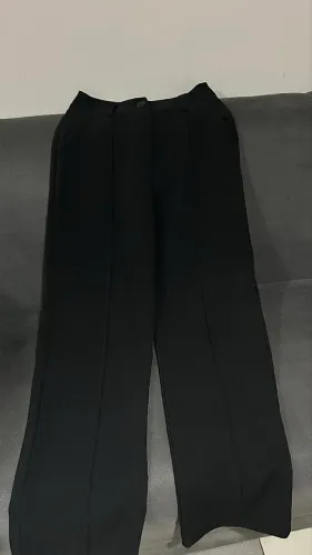 Calça pantalona preta seminova