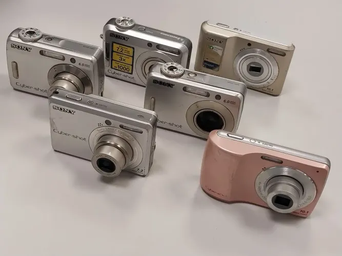 6 câmeras Sony Cyber-shot diversas a pilha com defeito