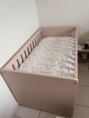 Berço com colchão