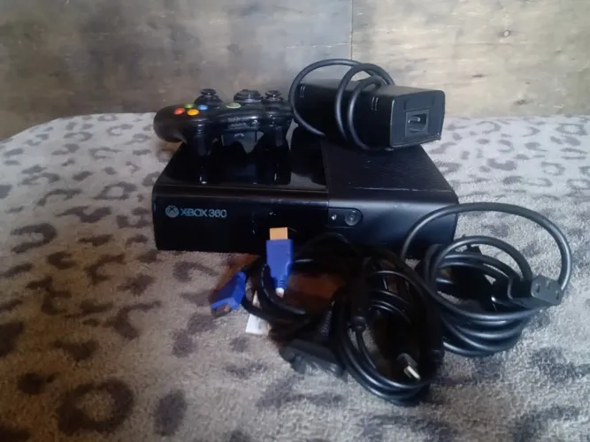 Vídeo game Xbox 360 em bom estado aproveite bem