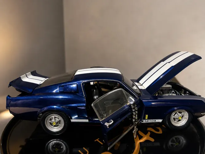 Vendo Mustang GT500 em escala 1/8