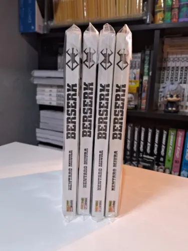 Manga Berserk Vol 1 ao 4 - ediçao de luxo
