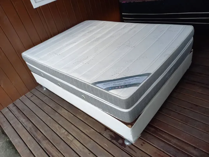 Vendo cama Box de casal