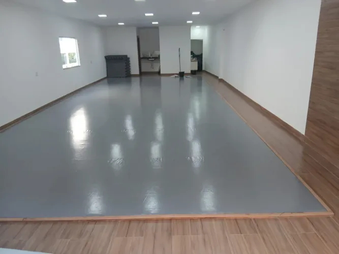 Adesivo, toldo e placa
