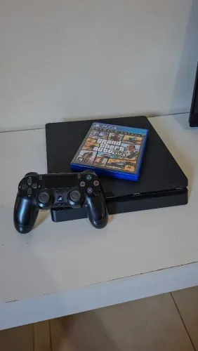 ? PS4 Slim 1TB + Controle Original <br><br>GTA V
