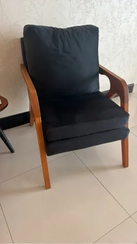 Par de Poltronas em Madeira - Excelente Estado