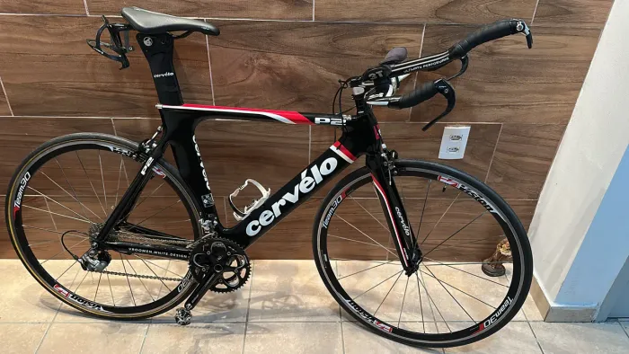 Vendo 2 bicicletas 1 tt P2 a outra Speed 