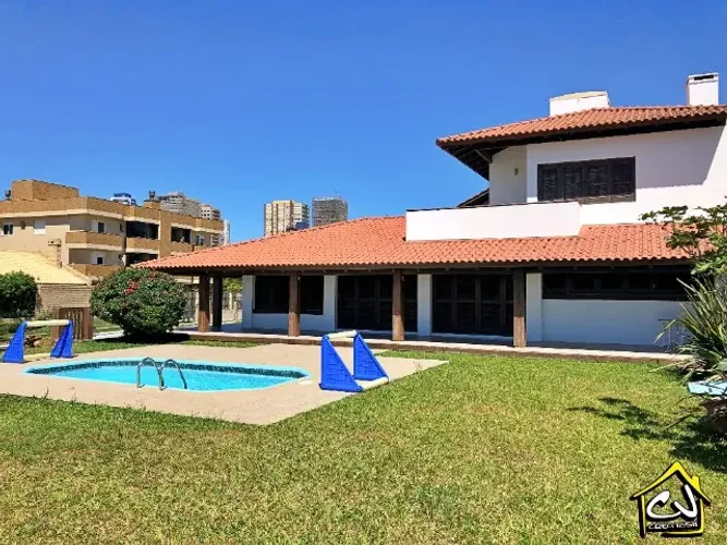 Réveillon 2027 - Casa c/ 6 Quartos - C/ Piscina - Beira Mar - Praia Grande