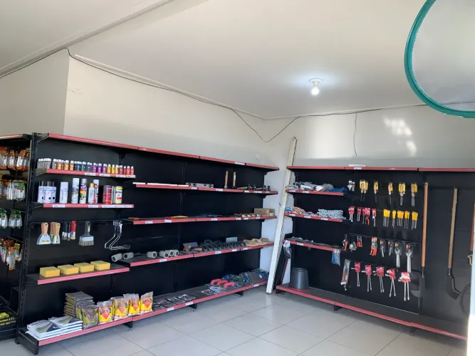 Vendo loja completa com materiais ou prateleiras, balcões e materiais individuais