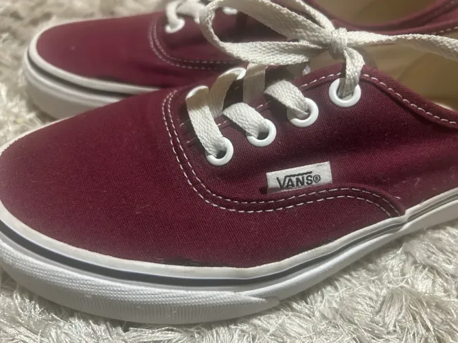 Tênis Authentic Color bordô