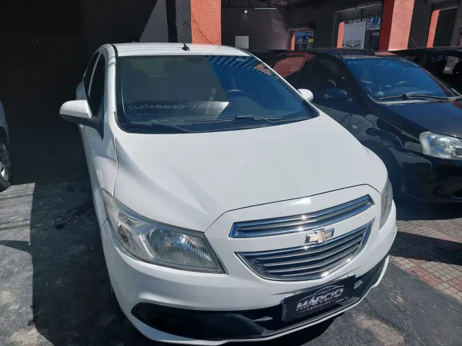 Chevrolet Onix Hatch LT 1.0 8V Flex Power Mec. 4P 2013