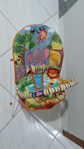 Cadeira de bebê bem novinha , ZAP *