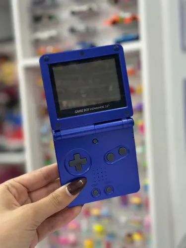 Gameboy Advance SP funcionando (com detalhe no carregamento e no botão R)