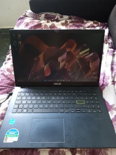 ? Notebook ASUS em ótimo estado - apenas 7 meses de uso!