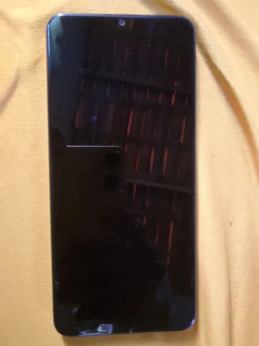 Celular usado com pequeno trico mais não atrapalha em nada