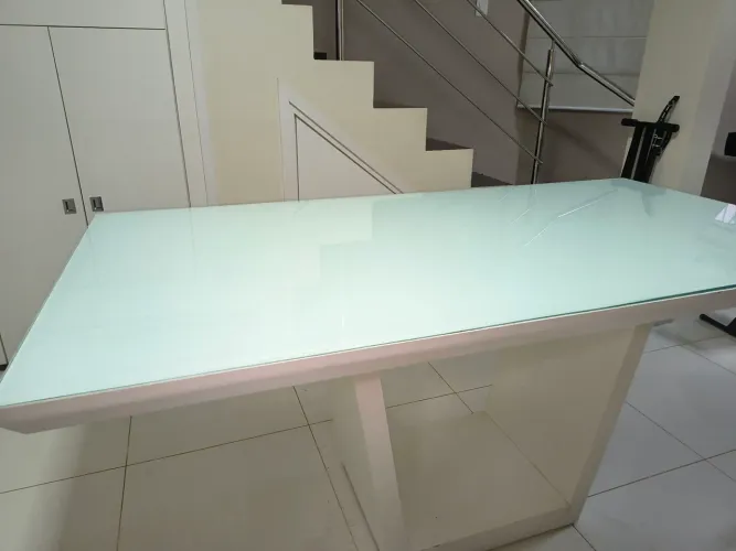Mesa de jantar para 6 cadeiras 