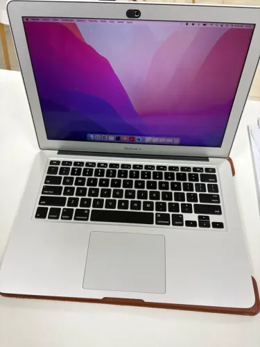 MacBook Air 13? i5 8G SSD 128GB