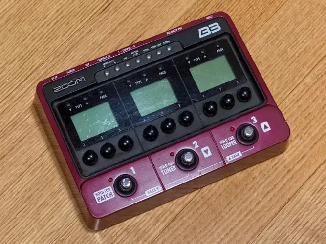 Pedaleira Zoom B3 para Baixo com Interface USB e Simuladores